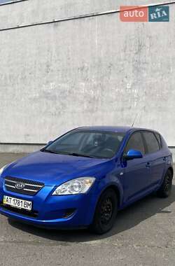 Хэтчбек Kia Ceed 2008 в Львове