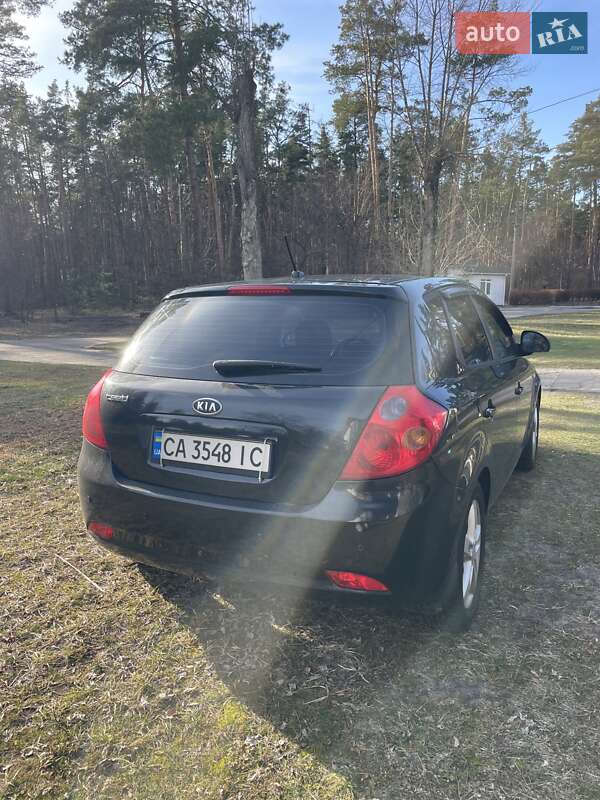 Хэтчбек Kia Ceed 2007 в Киеве