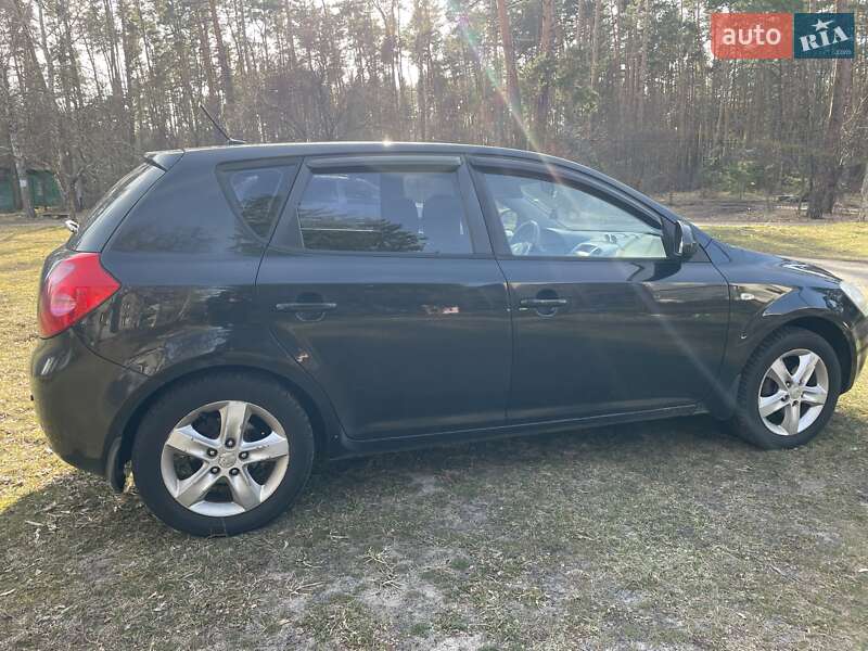 Хэтчбек Kia Ceed 2007 в Киеве