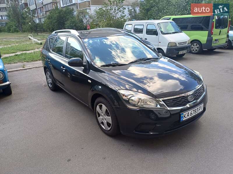 Универсал Kia Ceed 2010 в Киеве