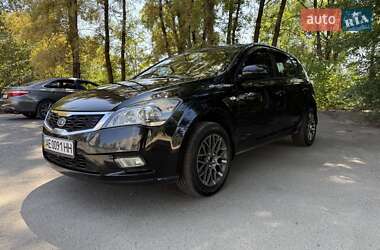 Хэтчбек Kia Ceed 2009 в Днепре