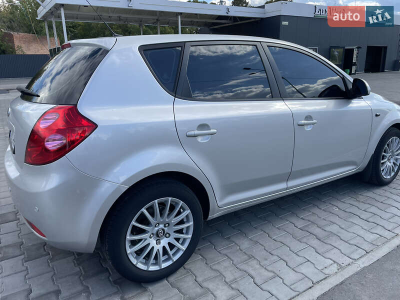 Хэтчбек Kia Ceed 2007 в Полтаве