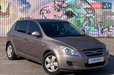 Хэтчбек Kia Ceed 2008 в Киеве