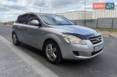 Хэтчбек Kia Ceed 2008 в 