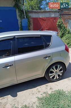 Хетчбек Kia Ceed 2008 в Кропивницькому