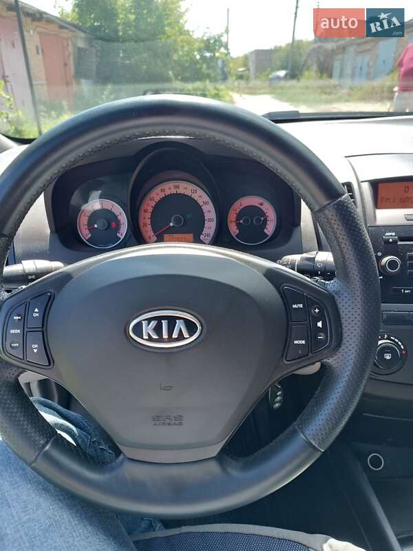 Хэтчбек Kia Ceed 2008 в Кропивницком