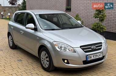 Хэтчбек Kia Ceed 2007 в 