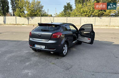 Хэтчбек Kia Ceed 2008 в 