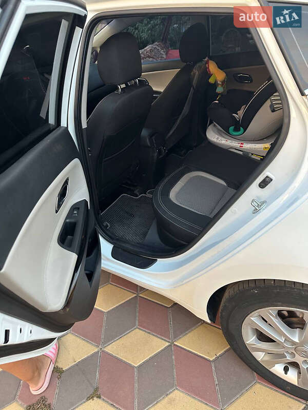 Хэтчбек Kia Ceed 2015 в Запорожье фото 10 Хэтчбек Kia Ceed 2015 в Запорожье