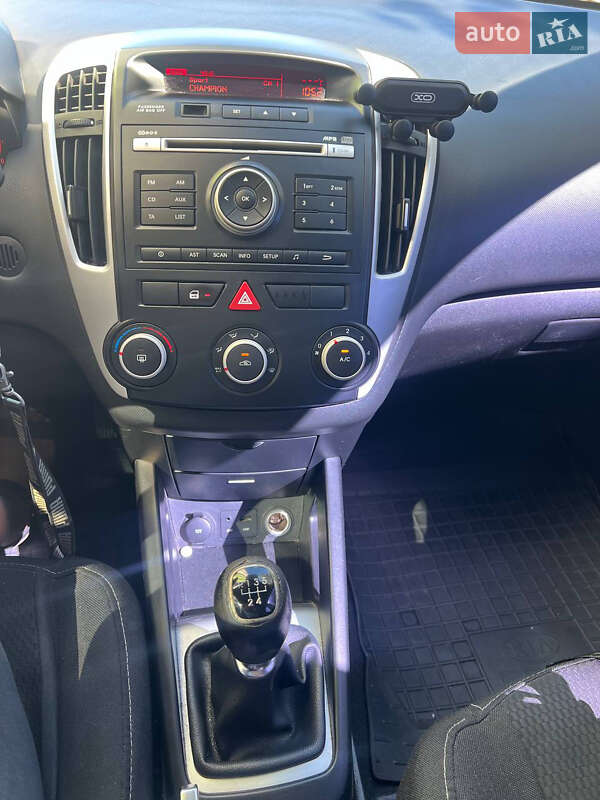 Хетчбек Kia Ceed 2009 в Києві