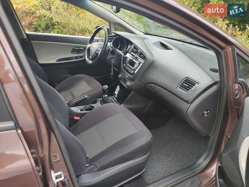 Хэтчбек Kia Ceed 2013 в Киеве