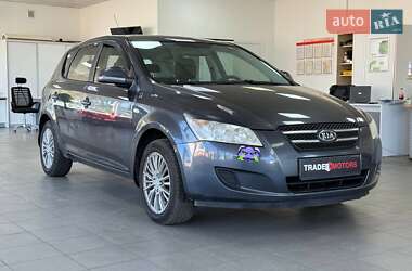 Хэтчбек Kia Ceed 2009 в Киеве