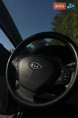 Хэтчбек Kia Ceed 2008 в 