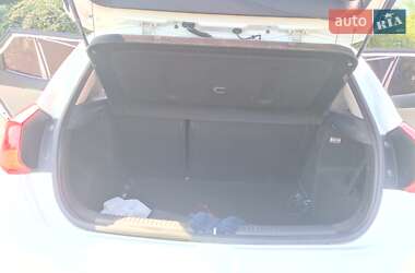 Хэтчбек Kia Ceed 2012 в 