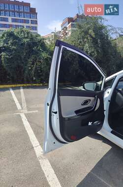 Хэтчбек Kia Ceed 2012 в 