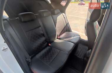 Хэтчбек Kia Ceed 2012 в 