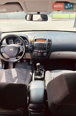 Хэтчбек Kia Ceed 2009 в Львове