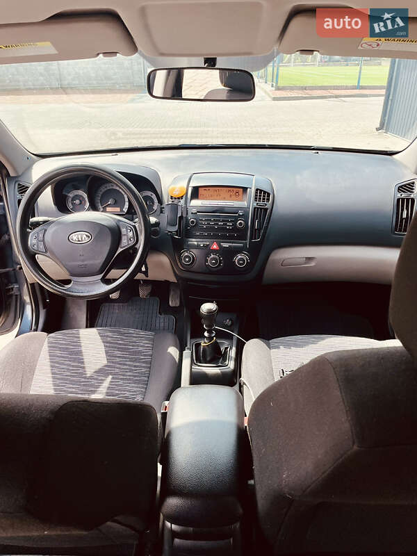 Хэтчбек Kia Ceed 2009 в Львове