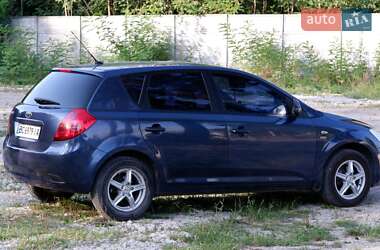 Хэтчбек Kia Ceed 2007 в Новояворовске