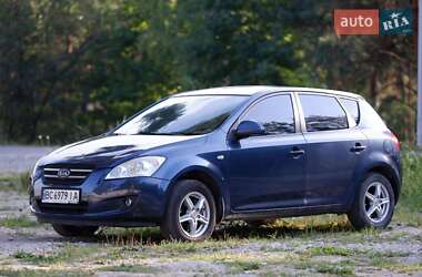 Хэтчбек Kia Ceed 2007 в Новояворовске