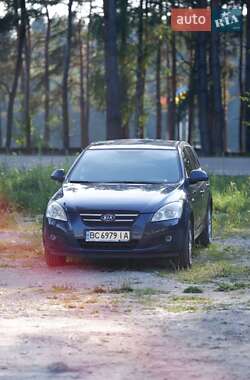 Хэтчбек Kia Ceed 2007 в Новояворовске