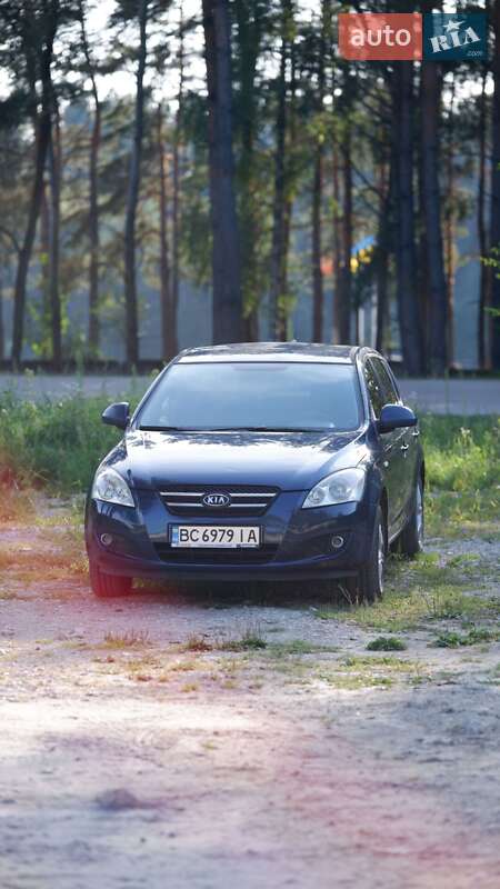 Хэтчбек Kia Ceed 2007 в Новояворовске