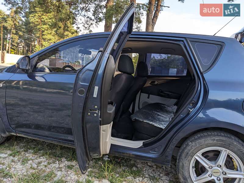 Хэтчбек Kia Ceed 2007 в Новояворовске