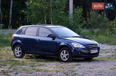 Хэтчбек Kia Ceed 2007 в Новояворовске