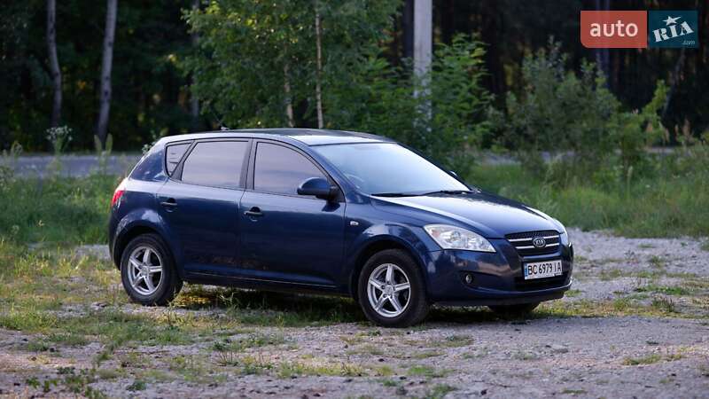 Хэтчбек Kia Ceed 2007 в Новояворовске