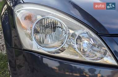 Хэтчбек Kia Ceed 2007 в Новояворовске