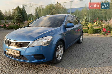 Хэтчбек Kia Ceed 2010 в Львове