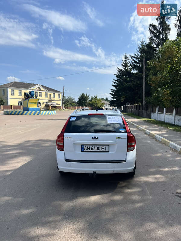 Универсал Kia Ceed 2010 в Радомышле