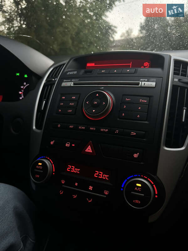 Хэтчбек Kia Ceed 2010 в Одессе