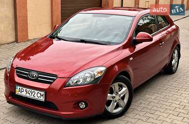 Хэтчбек Kia Ceed 2008 в 