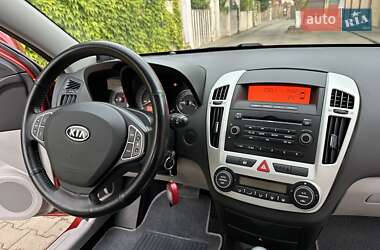 Хэтчбек Kia Ceed 2008 в 