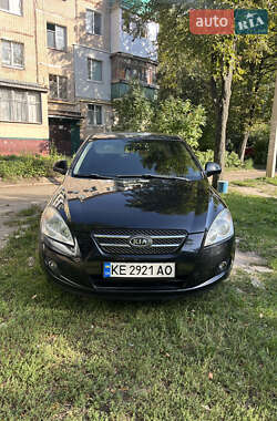 Хэтчбек Kia Ceed 2009 в Харькове