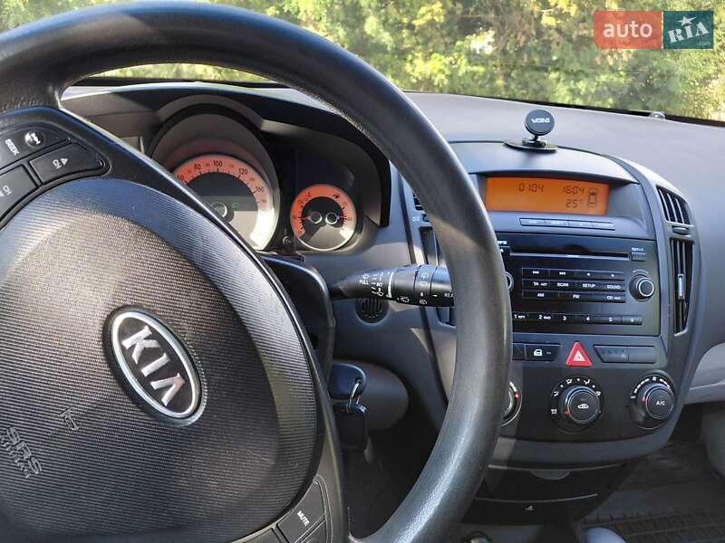 Хетчбек Kia Ceed 2008 в Києві фото 16 Хетчбек Kia Ceed 2008 в Києві