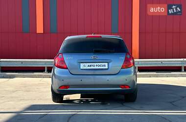 Хэтчбек Kia Ceed 2007 в 