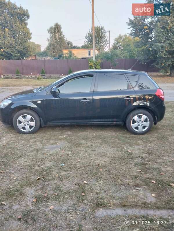 Хэтчбек Kia Ceed 2007 в Сновске