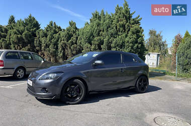 Хэтчбек Kia Ceed 2010 в 