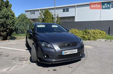 Хэтчбек Kia Ceed 2010 в 