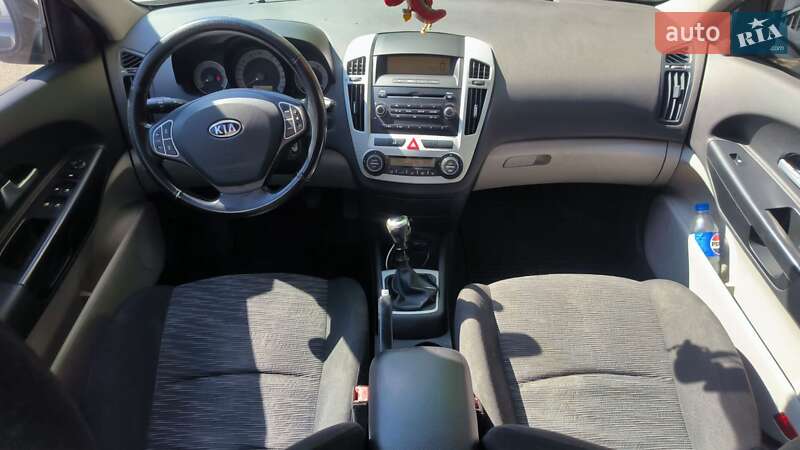 Хэтчбек Kia Ceed 2008 в Киеве