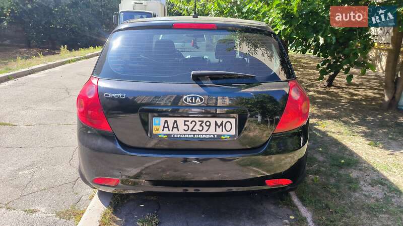 Хэтчбек Kia Ceed 2008 в Киеве