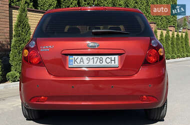 Хэтчбек Kia Ceed 2008 в 