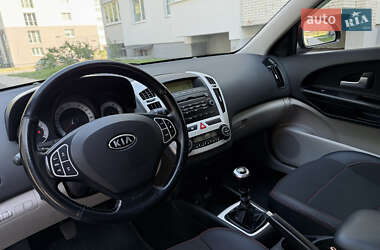 Хэтчбек Kia Ceed 2008 в 