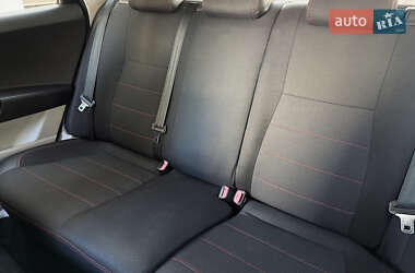 Хэтчбек Kia Ceed 2008 в 