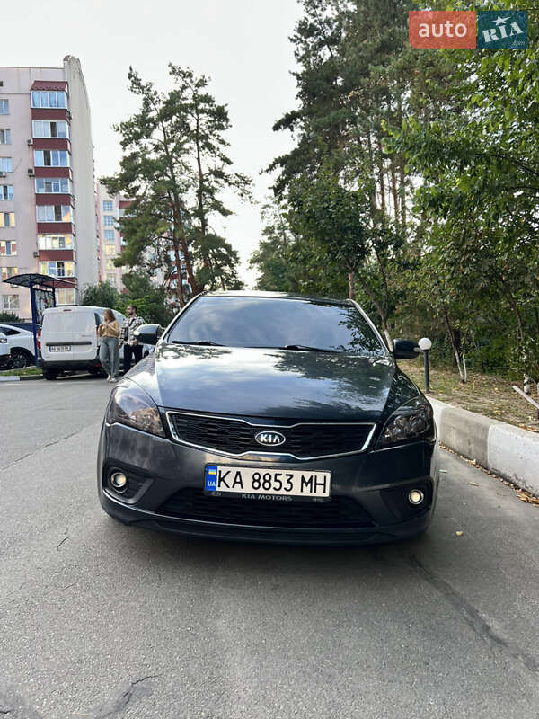 Хетчбек Kia Ceed 2011 в Києві фото 8 Хетчбек Kia Ceed 2011 в Києві