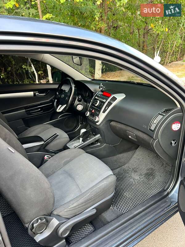 Хетчбек Kia Ceed 2011 в Києві фото 14 Хетчбек Kia Ceed 2011 в Києві