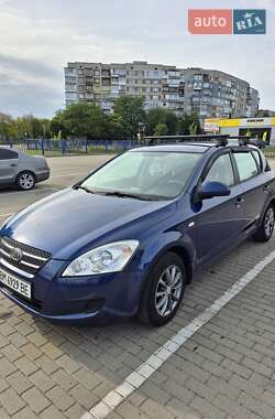Хэтчбек Kia Ceed 2008 в 