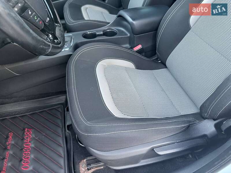 Хэтчбек Kia Ceed 2012 в Харькове